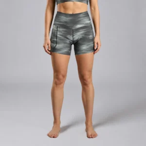 Short Adila